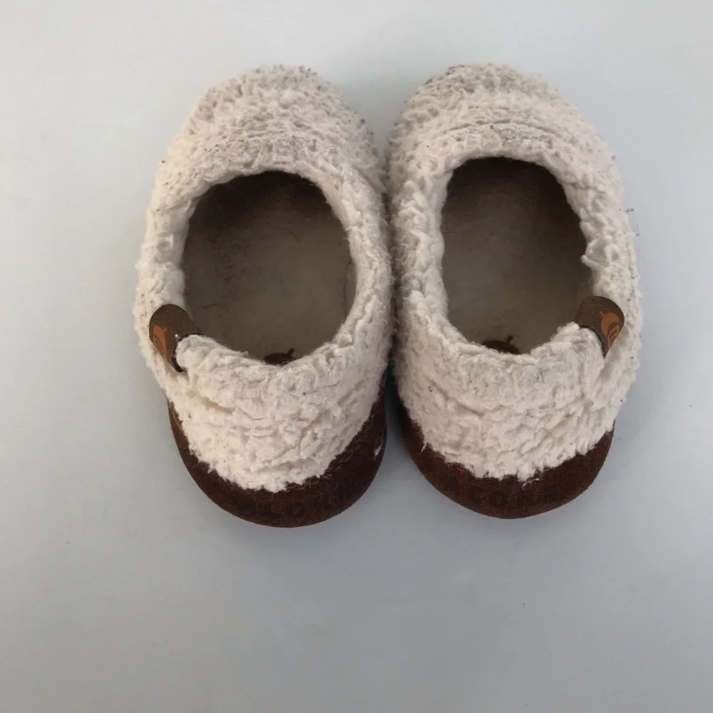 Acorn kids fleece moccasins slippers with suede 12